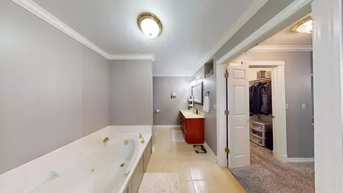 Bath - 105 Long Meadow Dr, De Queen, AR 71832 photo 1 of 4