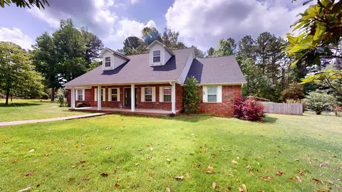 Exterior - 105 Long Meadow Dr, De Queen, AR 71832 photo 2 of 6