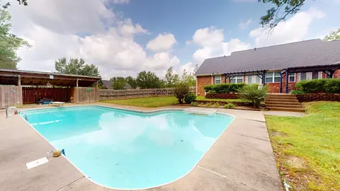 Exterior - 105 Long Meadow Dr, De Queen, AR 71832 photo 3 of 6