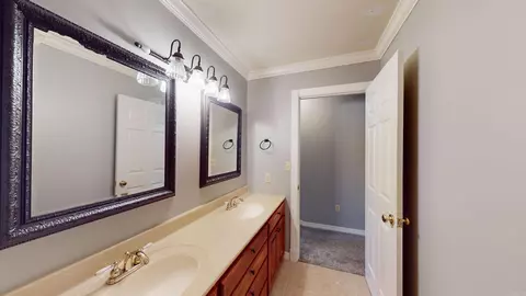 Bath - 105 Long Meadow Dr, De Queen, AR 71832 photo 4 of 4