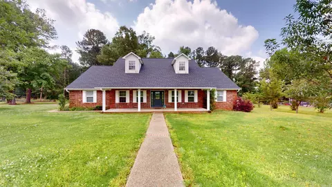 Exterior - 105 Long Meadow Dr, De Queen, AR 71832 photo 1 of 6