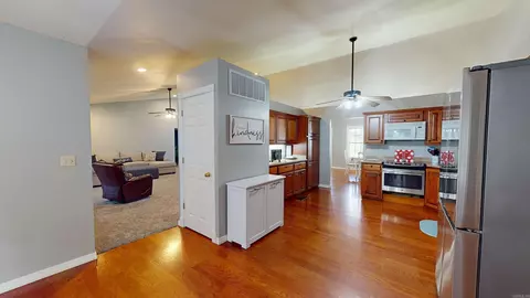 Entry Way - 105 Long Meadow Dr, De Queen, AR 71832 photo 1 of 3