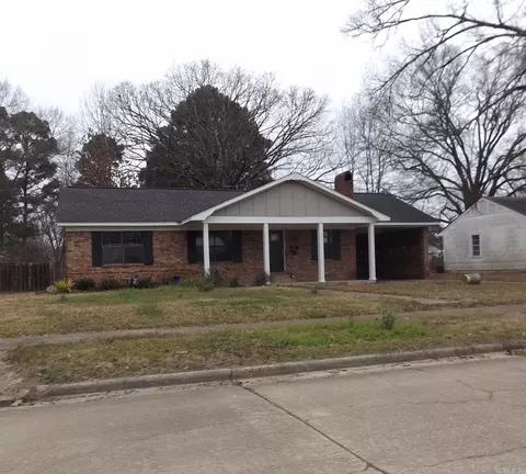 235 E Ingram St, Camden, AR 71701 photo 1