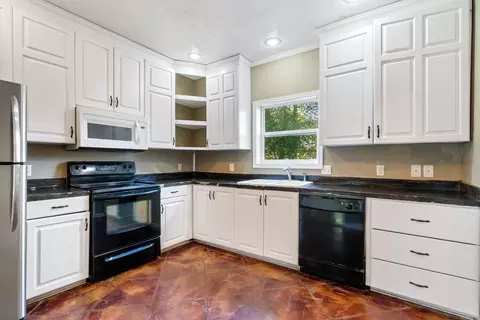 Kitchen - 223 Mitchell St, Conway, AR 72034 photo 1 of 3