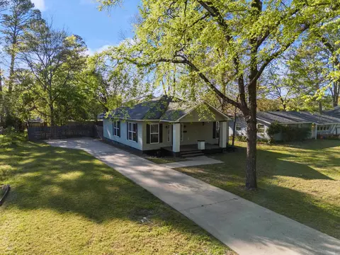 Exterior - 223 Mitchell St, Conway, AR 72034 photo 10 of 15