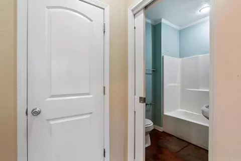 Bath - 223 Mitchell St, Conway, AR 72034 photo 5 of 5