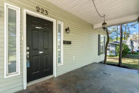 Exterior - 223 Mitchell St, Conway, AR 72034 photo 9 of 15