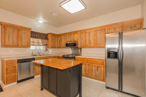 Kitchen - 206 Campbell Dr, Beebe, AR 72012 photo 2 of 4
