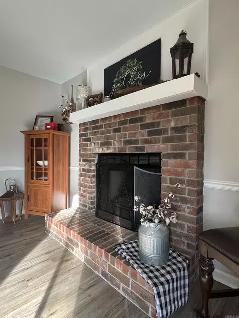 Living - 2003 N Fox Trl, Benton, AR 72019 photo 3 of 4