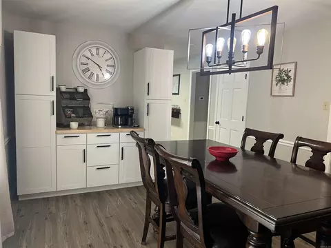 Kitchen - 2003 N Fox Trl, Benton, AR 72019 photo 4 of 4