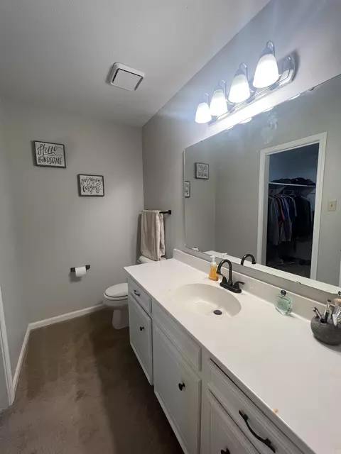 Bath - 2003 N Fox Trl, Benton, AR 72019 photo 3 of 4
