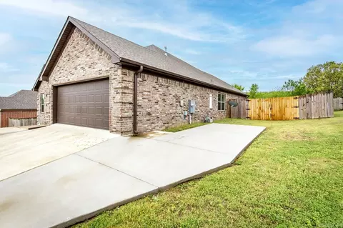Exterior - 1560 Cypress Point St, Cabot, AR 72023 photo 2 of 7