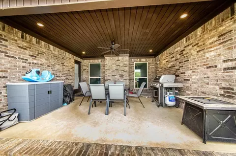 Exterior - 1560 Cypress Point St, Cabot, AR 72023 photo 4 of 7