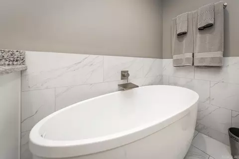 Bath - 1560 Cypress Point St, Cabot, AR 72023 photo 4 of 5