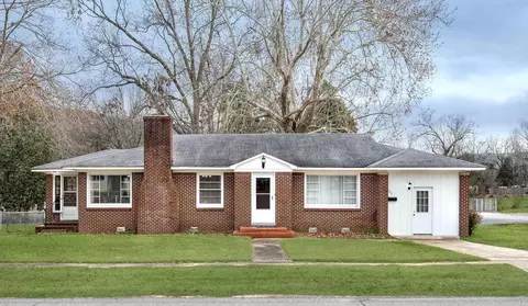 111 W Searcy St, Heber Springs, AR 72543