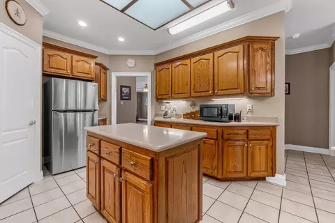 Kitchen - 10 Confederate Cv, Cabot, AR 72023 photo 5 of 5