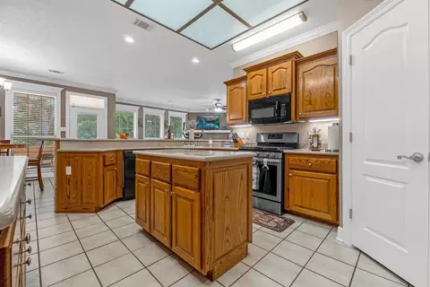 Kitchen - 10 Confederate Cv, Cabot, AR 72023 photo 1 of 5