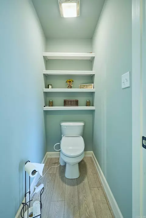 Bath - 2301 Hickory Dr, Bryant, AR 72019 photo 5 of 7