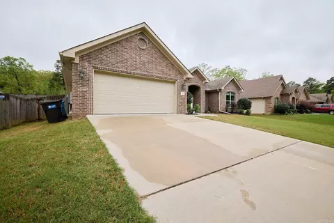 Exterior - 2301 Hickory Dr, Bryant, AR 72019 photo 5 of 8