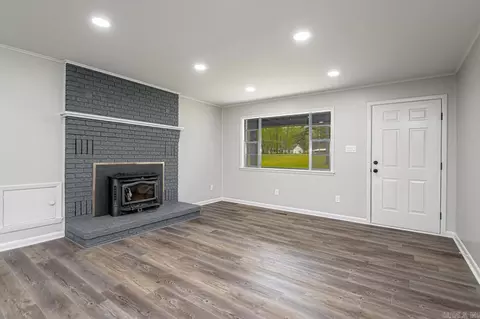 Living - 6724 Bailey Cutoff, Benton, AR 72019 photo 4 of 6