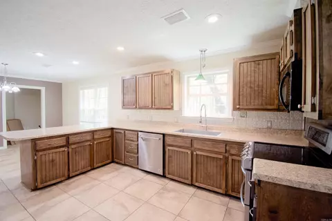 Kitchen - 107 Aaron Loop, Vilonia, AR 72173 photo 2 of 2