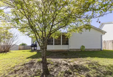 Exterior - 911 Allyson Ave, Bryant, AR 72022 photo 6 of 11