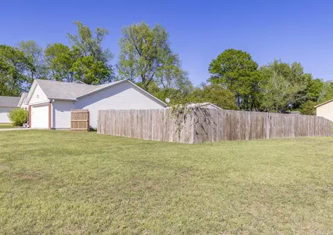 Exterior - 911 Allyson Ave, Bryant, AR 72022 photo 9 of 11