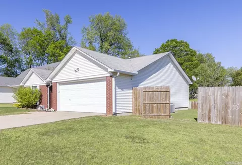 Exterior - 911 Allyson Ave, Bryant, AR 72022 photo 3 of 11