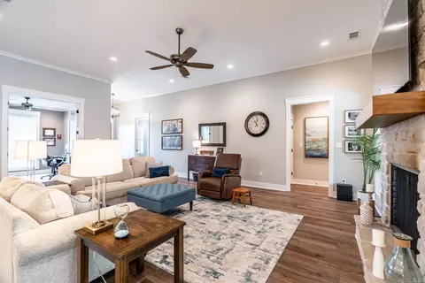 Living - 3450 Dee Dr, Conway, AR 72034 photo 4 of 4