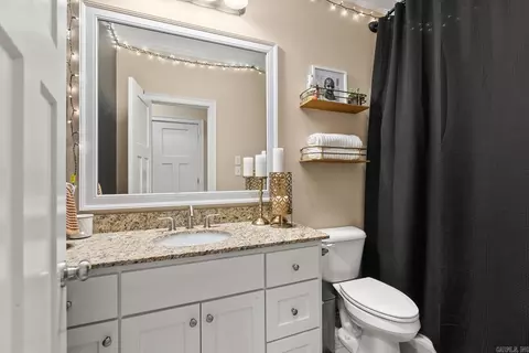 Bath - 1400 Graybeard Dr, Conway, AR 72034 photo 4 of 4