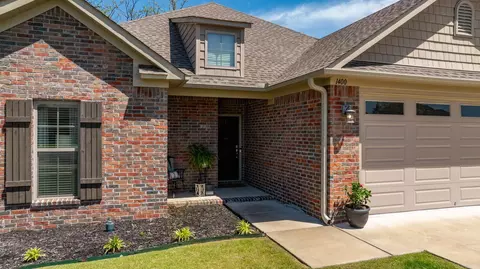 Exterior - 1400 Graybeard Dr, Conway, AR 72034 photo 3 of 15