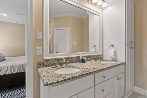 Bath - 1400 Graybeard Dr, Conway, AR 72034 photo 2 of 4