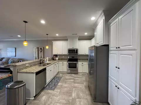 Kitchen - 2406 Nathan Dr, Searcy, AR 72143 photo 2 of 3