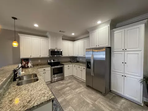 Kitchen - 2406 Nathan Dr, Searcy, AR 72143 photo 3 of 3