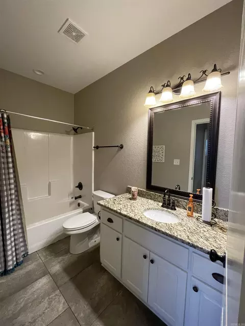 Bath - 2406 Nathan Dr, Searcy, AR 72143 photo 1 of 2