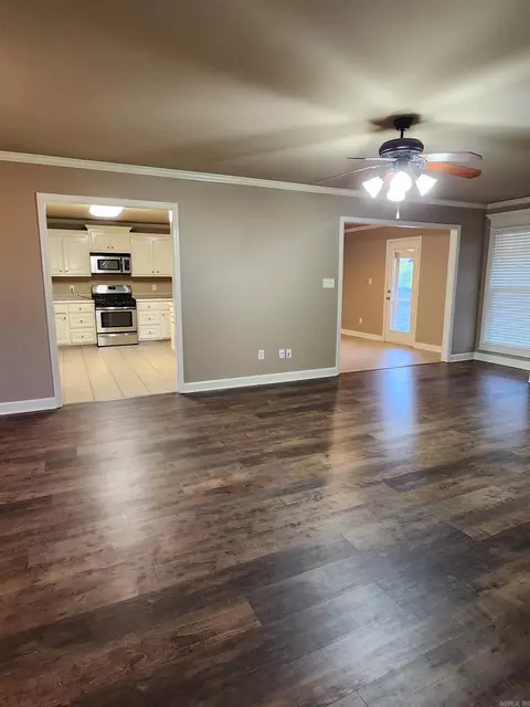 Living - 3206 Hidden Medows Dr, Benton, AR 72015 photo 2 of 3