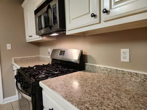 Kitchen - 3206 Hidden Medows Dr, Benton, AR 72015 photo 3 of 7