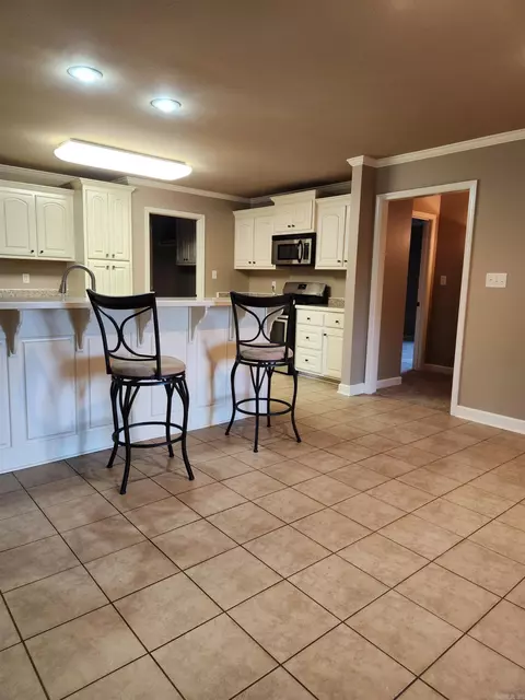 Kitchen - 3206 Hidden Medows Dr, Benton, AR 72015 photo 5 of 7