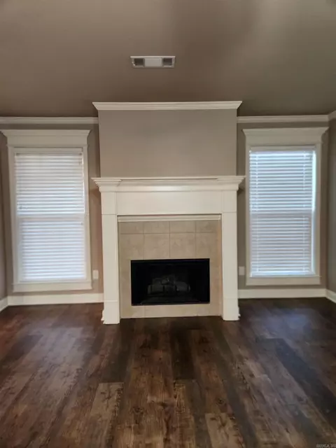 Living - 3206 Hidden Medows Dr, Benton, AR 72015 photo 3 of 3