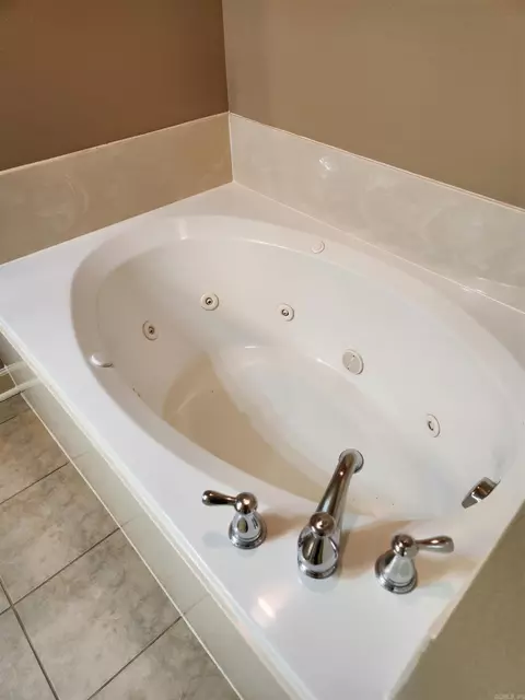 Bath - 3206 Hidden Medows Dr, Benton, AR 72015 photo 8 of 9