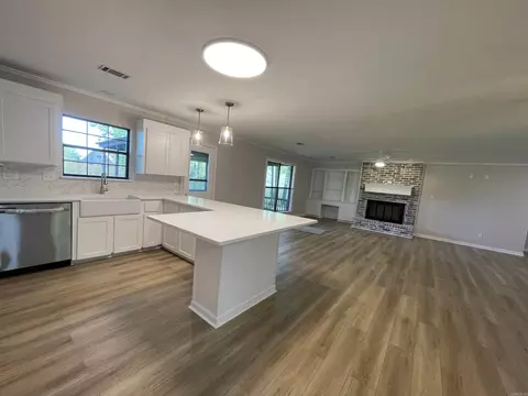 Kitchen - 3605 Bear Cv, Benton, AR 72015 photo 3 of 5