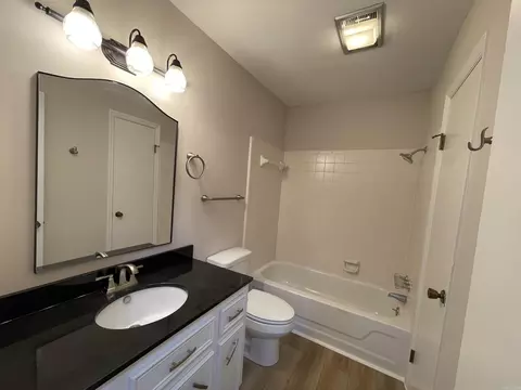 Bath - 3605 Bear Cv, Benton, AR 72015 photo 2 of 5