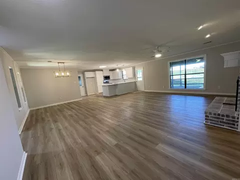 Living - 3605 Bear Cv, Benton, AR 72015 photo 5 of 8