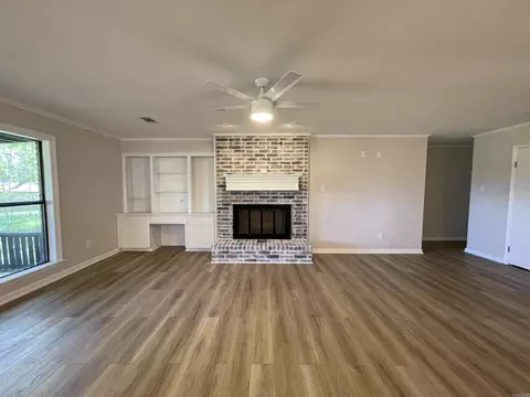 Living - 3605 Bear Cv, Benton, AR 72015 photo 8 of 8