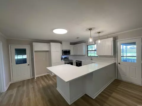 Kitchen - 3605 Bear Cv, Benton, AR 72015 photo 2 of 5