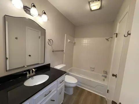 Bath - 3605 Bear Cv, Benton, AR 72015 photo 1 of 5