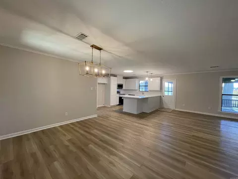Living - 3605 Bear Cv, Benton, AR 72015 photo 3 of 8