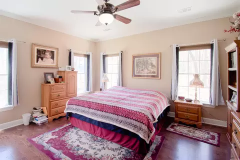 Bedroom - 20 Cardinal Ln, Quitman, AR 72131 photo 2 of 3