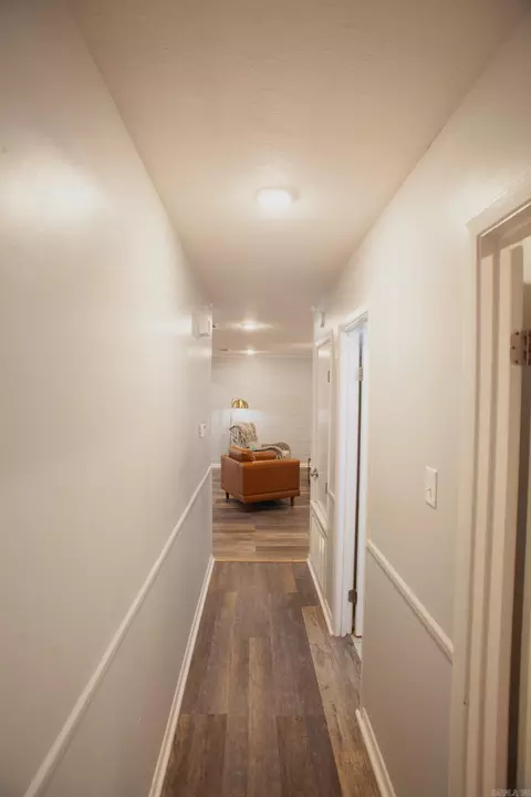Entry Way - 4 W Post Oak Dr, Conway, AR 72034 photo 2 of 2