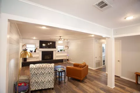 Dining - 4 W Post Oak Dr, Conway, AR 72034 photo 1 of 1